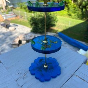 Frogs on a Pond 3-Tiered Resin Jewelry Stand